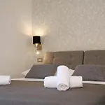 Tonka Apartment *