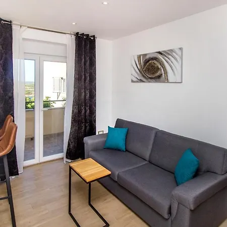 Tonka Apartman *