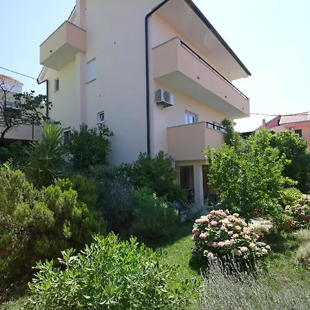 Tonka Apartment