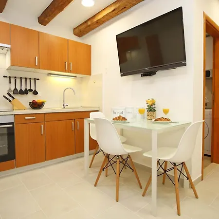 Tonka Apartment *