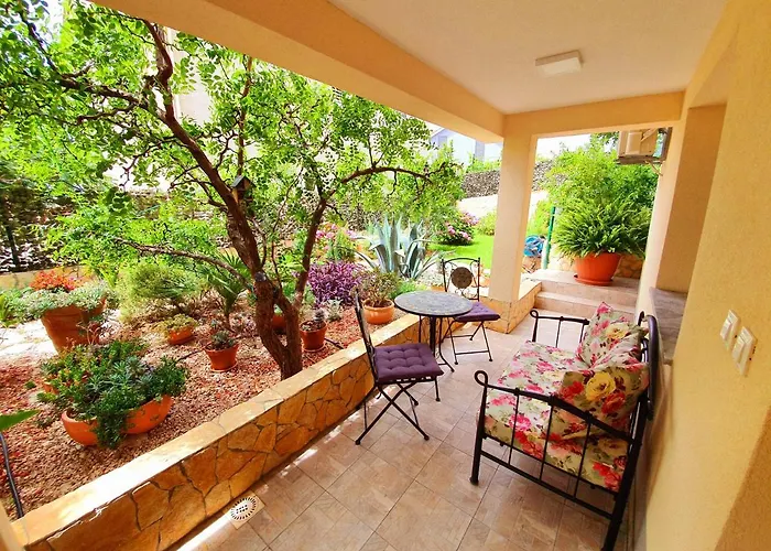 Tonka * Σίμπενικ