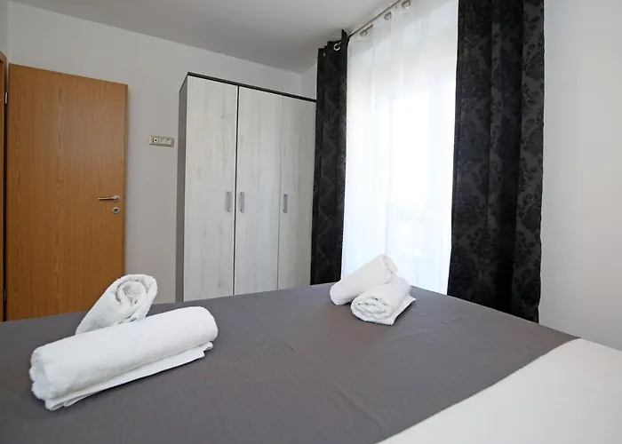 Tonka Apartament Szybenik