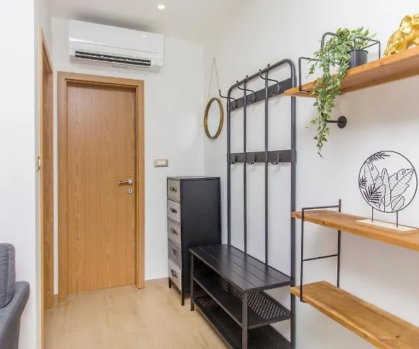 Tonka * Σίμπενικ