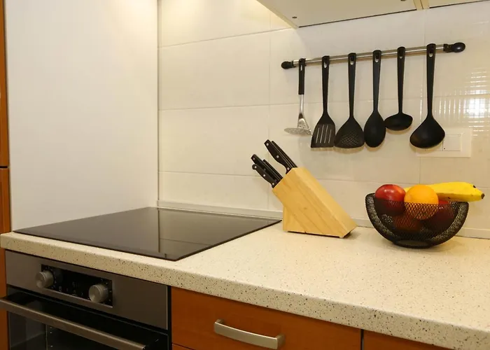 Tonka Σίμπενικ